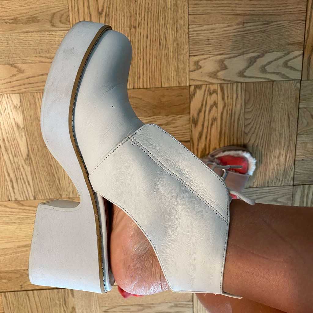 Shellys Sandals